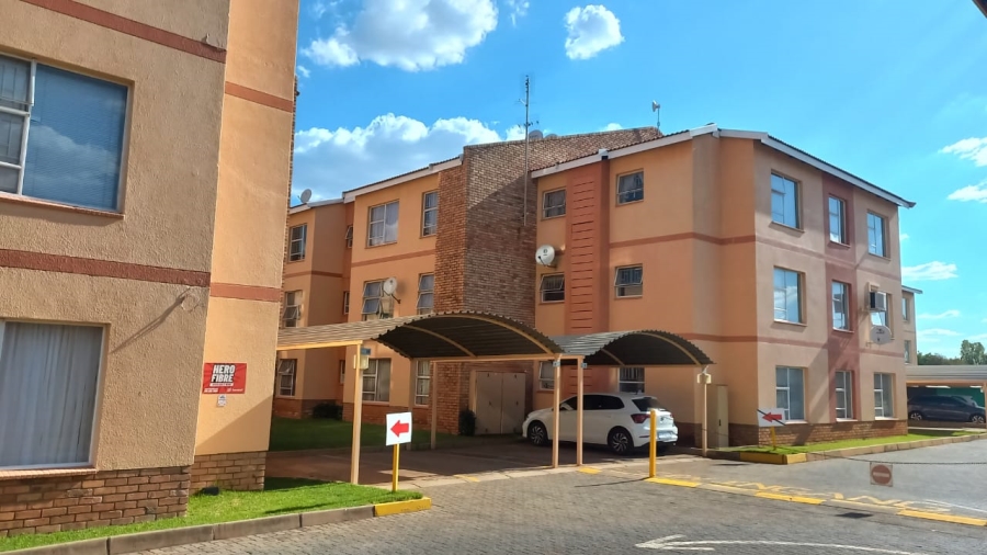 1 Bedroom Property for Sale in Kannoniers Park North West